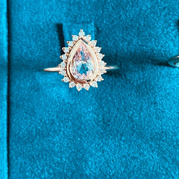 Cappucine Beverly Morganite and Diamond Ring Set - Picture 9 of 11